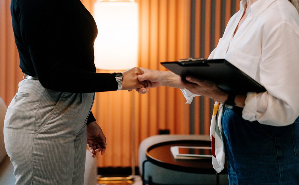shaking hands recruitment solutions
